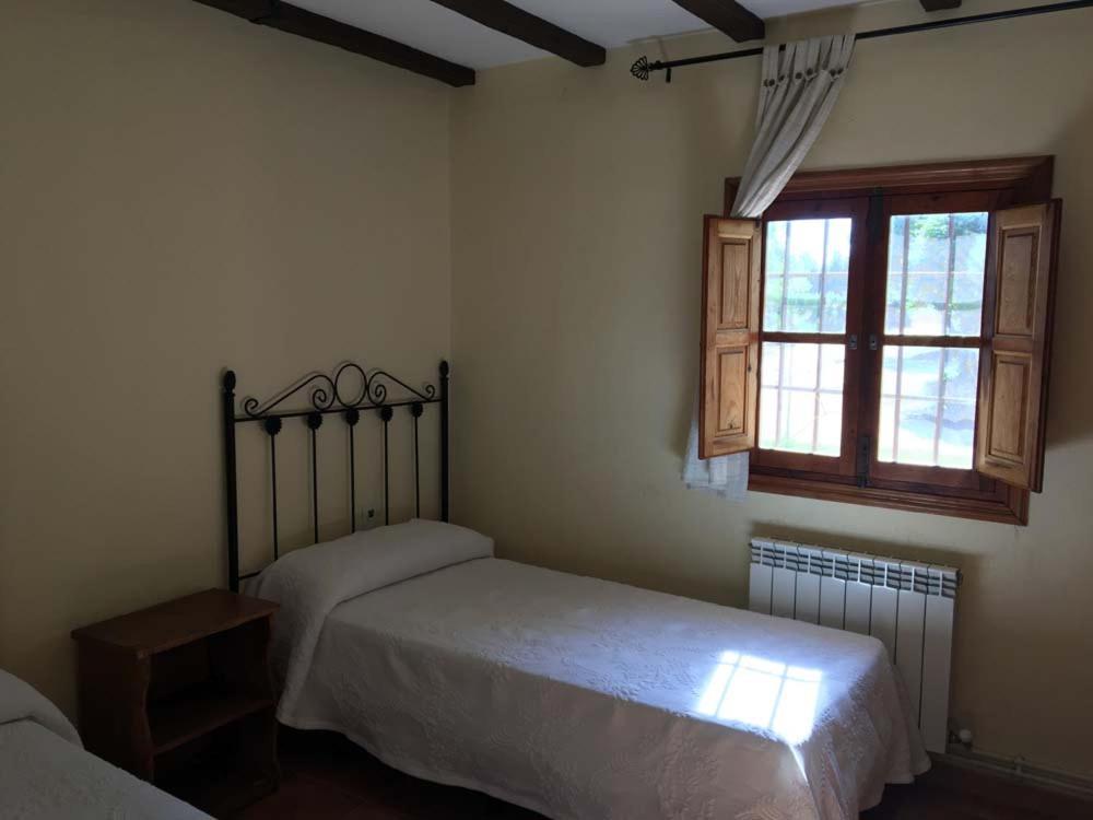 Complejo Rural La Badia Villa Lucillos ภายนอก รูปภาพ